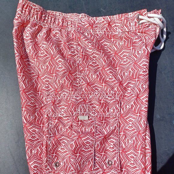 Old Navy DEEP POCKETS Swim Trunks M – Red/White - Picture 1 of 9